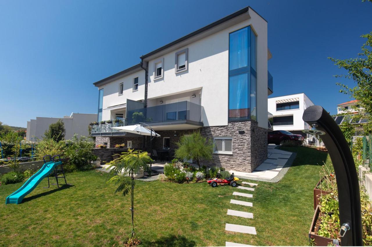 Apartment Odore Di Mare With Beautiful Garden كرك المظهر الخارجي الصورة
