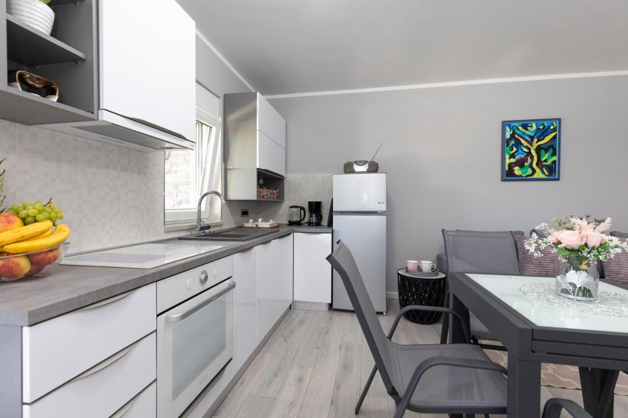 Apartment Odore Di Mare With Beautiful Garden كرك المظهر الخارجي الصورة